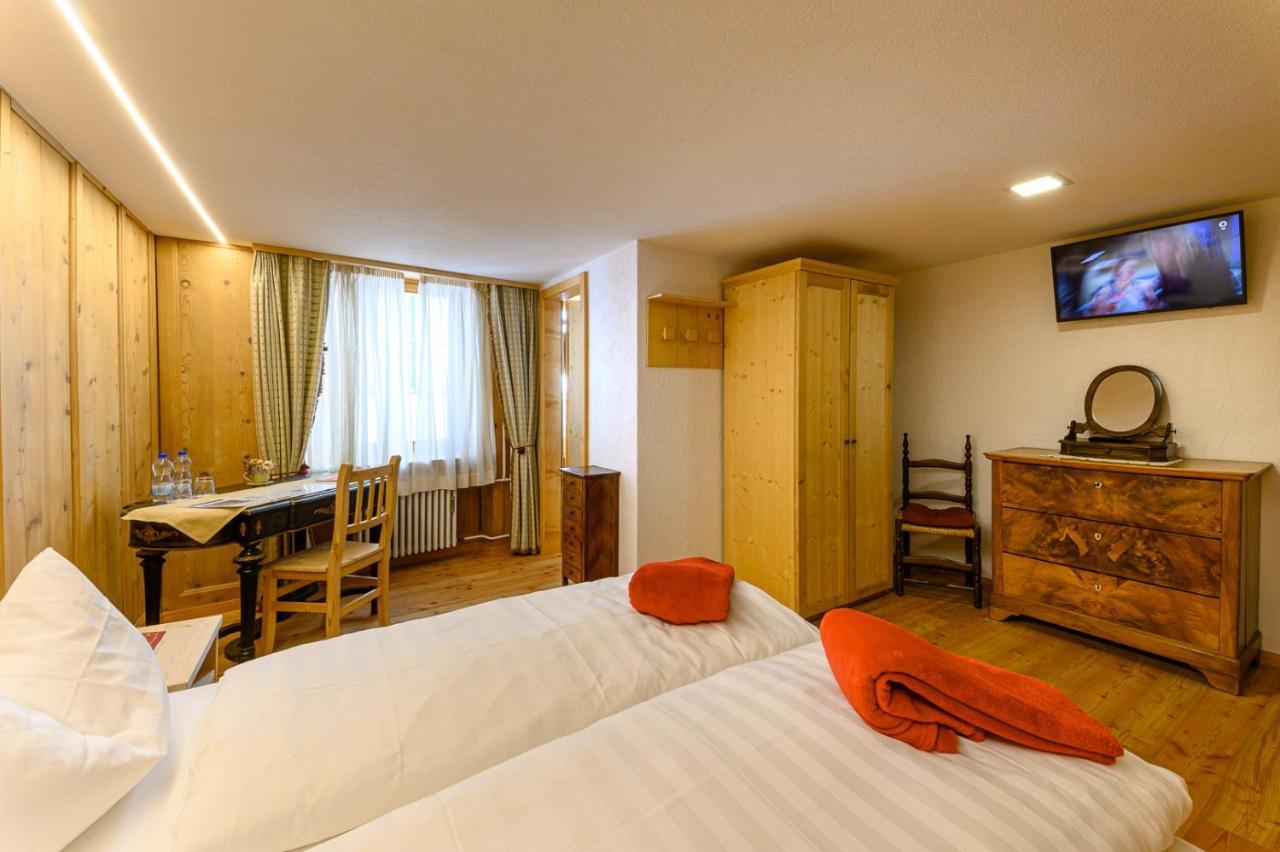 Hotel Centrale, Typically Swiss Poschiavo Exterior photo