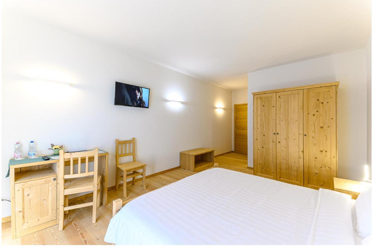 Hotel Centrale, Typically Swiss Poschiavo Room photo
