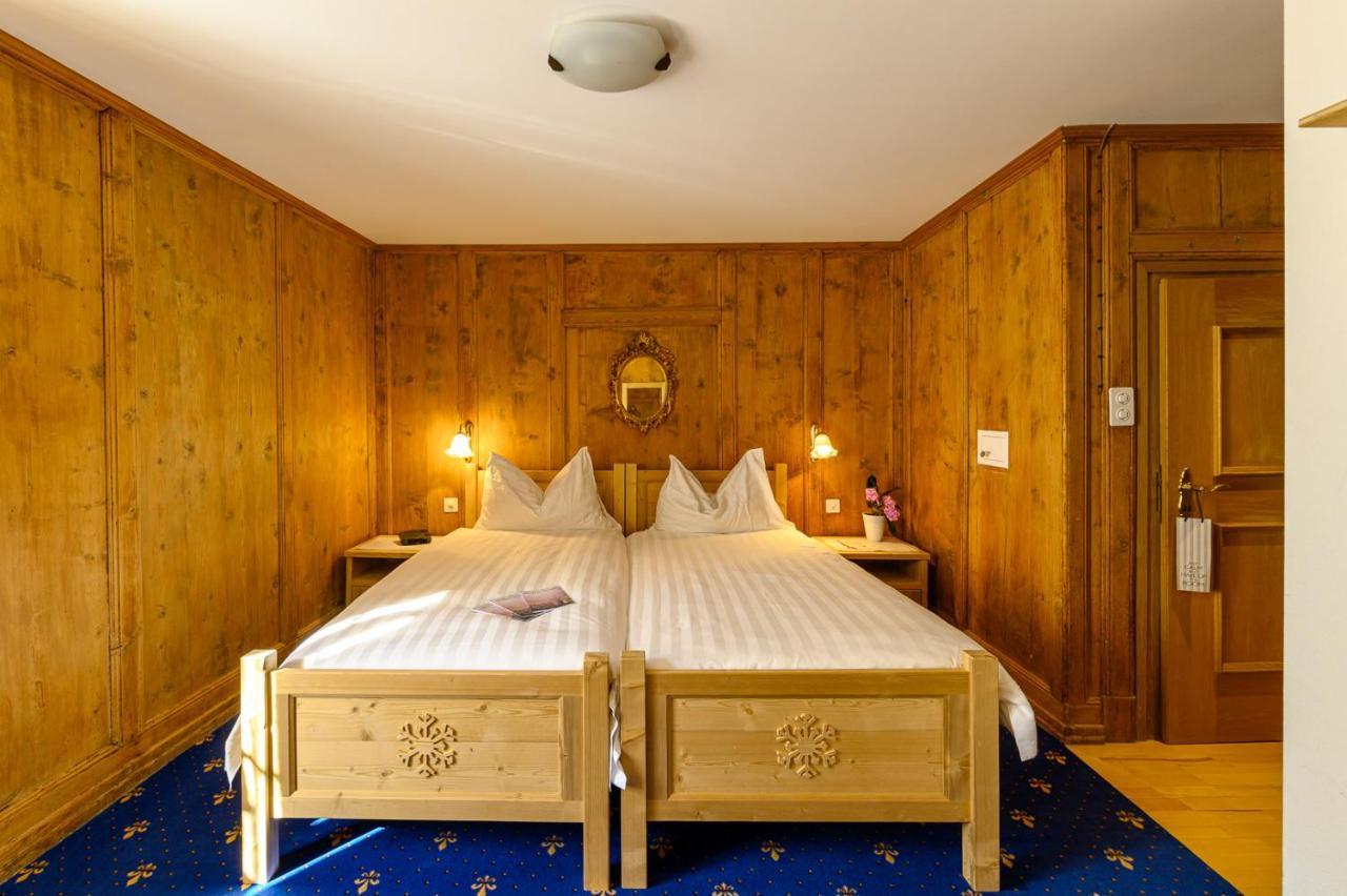 Hotel Centrale, Typically Swiss Poschiavo Exterior photo