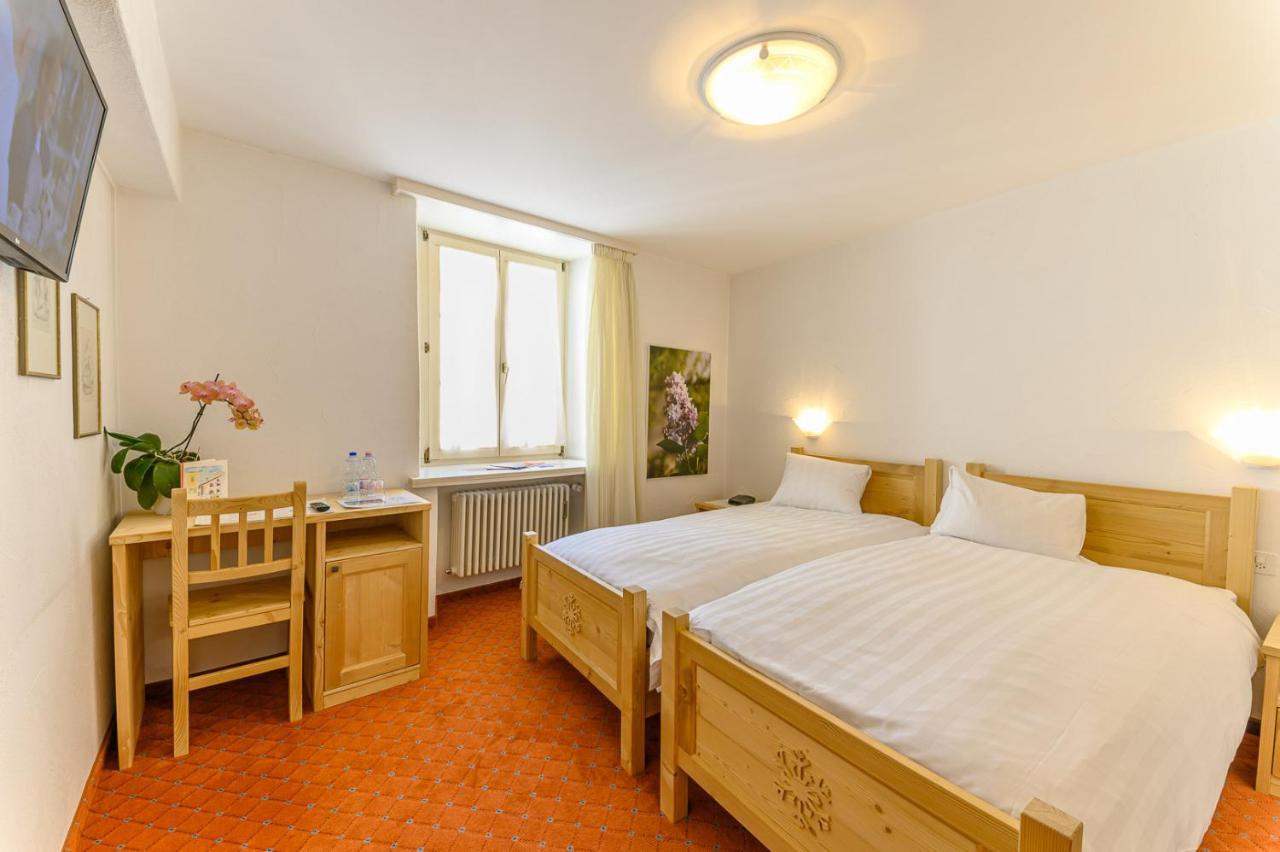 Hotel Centrale, Typically Swiss Poschiavo Exterior photo