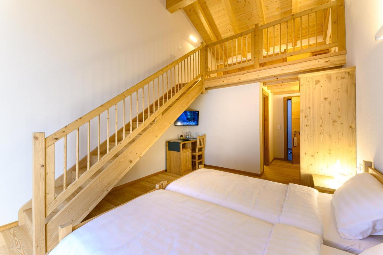 Hotel Centrale, Typically Swiss Poschiavo Exterior photo