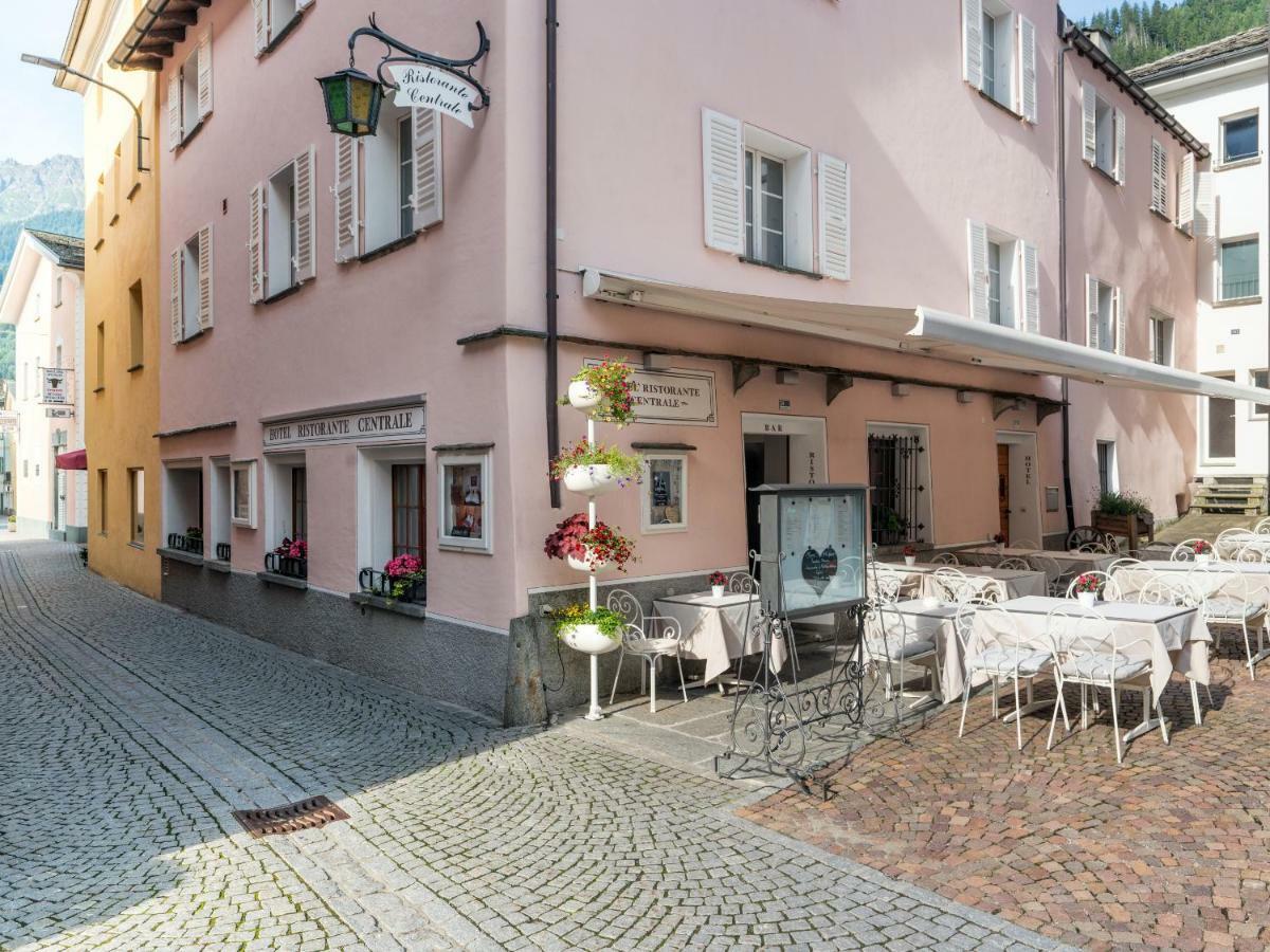 Hotel Centrale, Typically Swiss Poschiavo Exterior photo